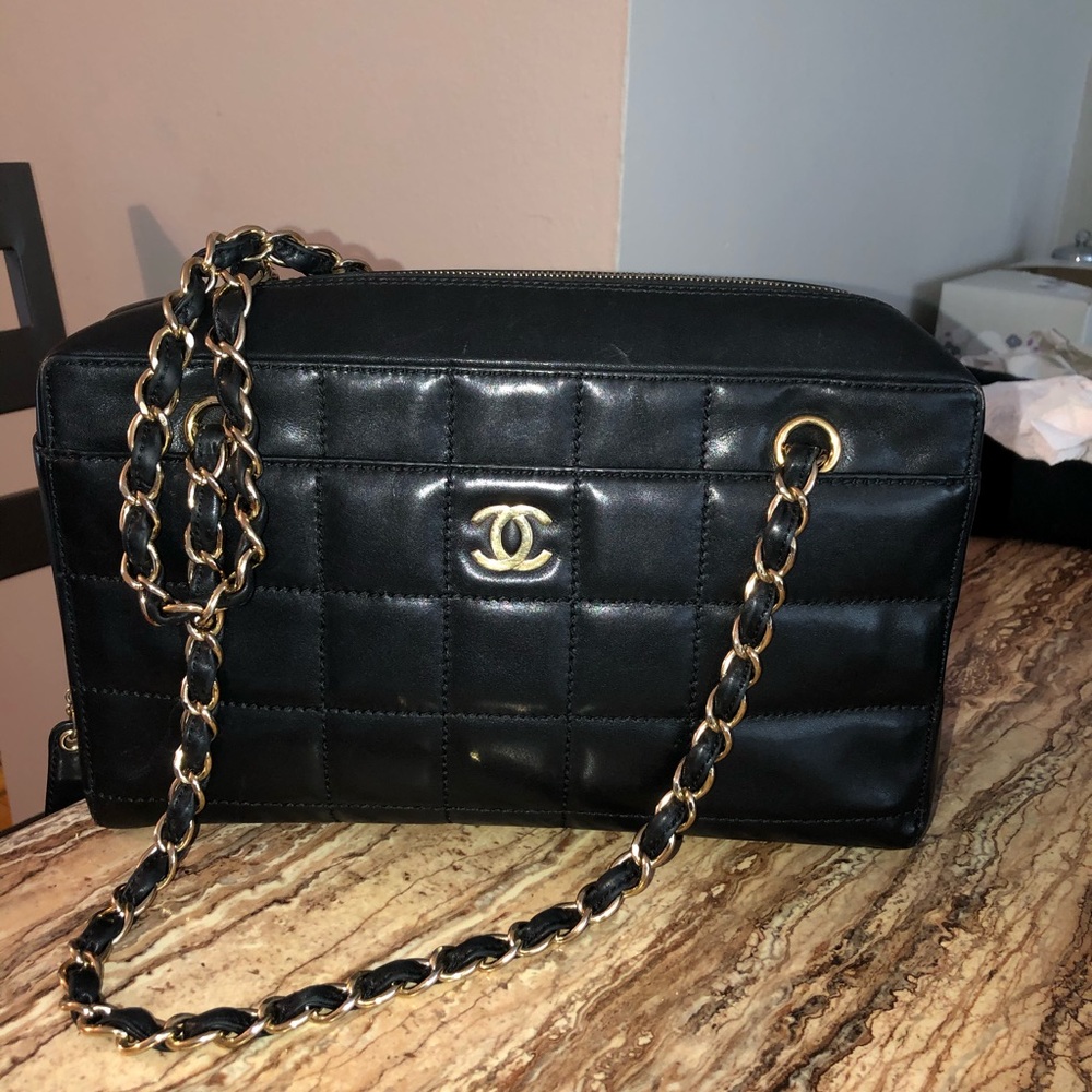 CHANEL Quilted Bag Black Lambskin